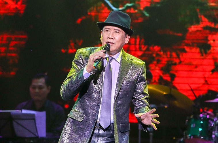 Tuan Vu gay xuc dong trong live show tai ngo sau gan 10 nam hinh anh