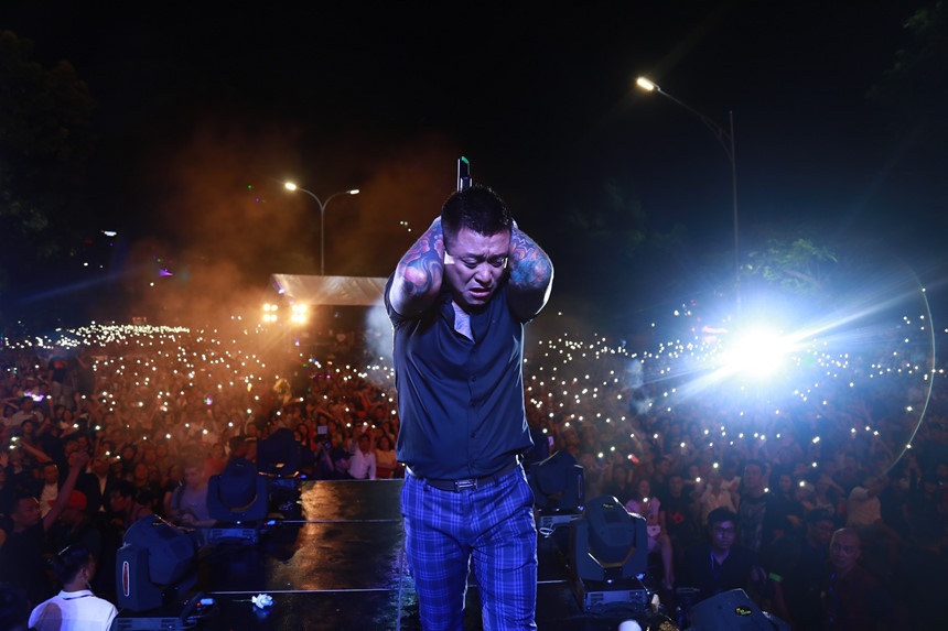 9 live show gay xuc dong cua ca si Viet trong nam 2018 hinh anh