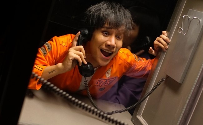 MV 'Yeu em dai kho': Su vua van cua Lou Hoang voi ban tay OnlyC hinh anh