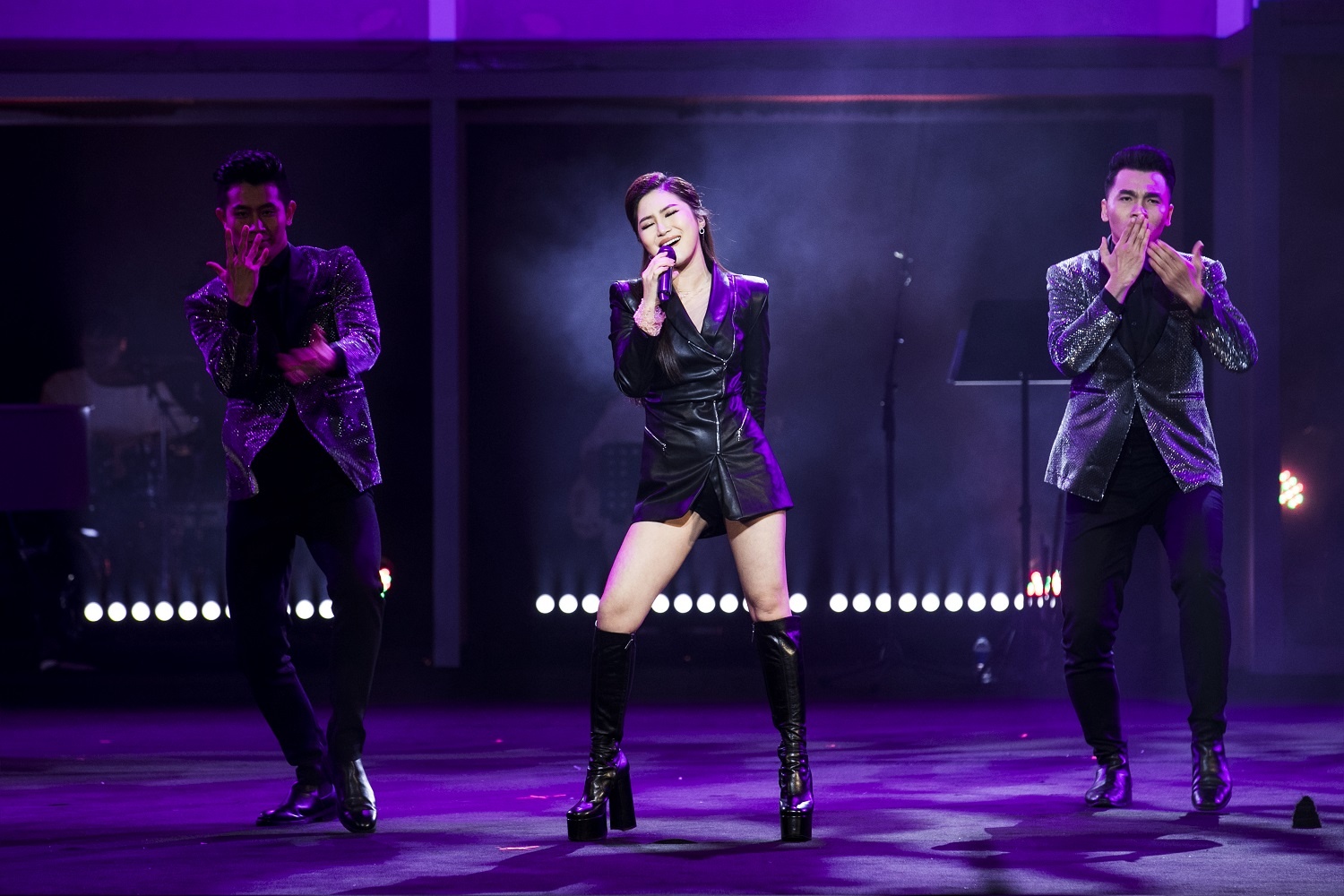 Hương Tràm live show ảnh 1 Huong Tram live show anh 1