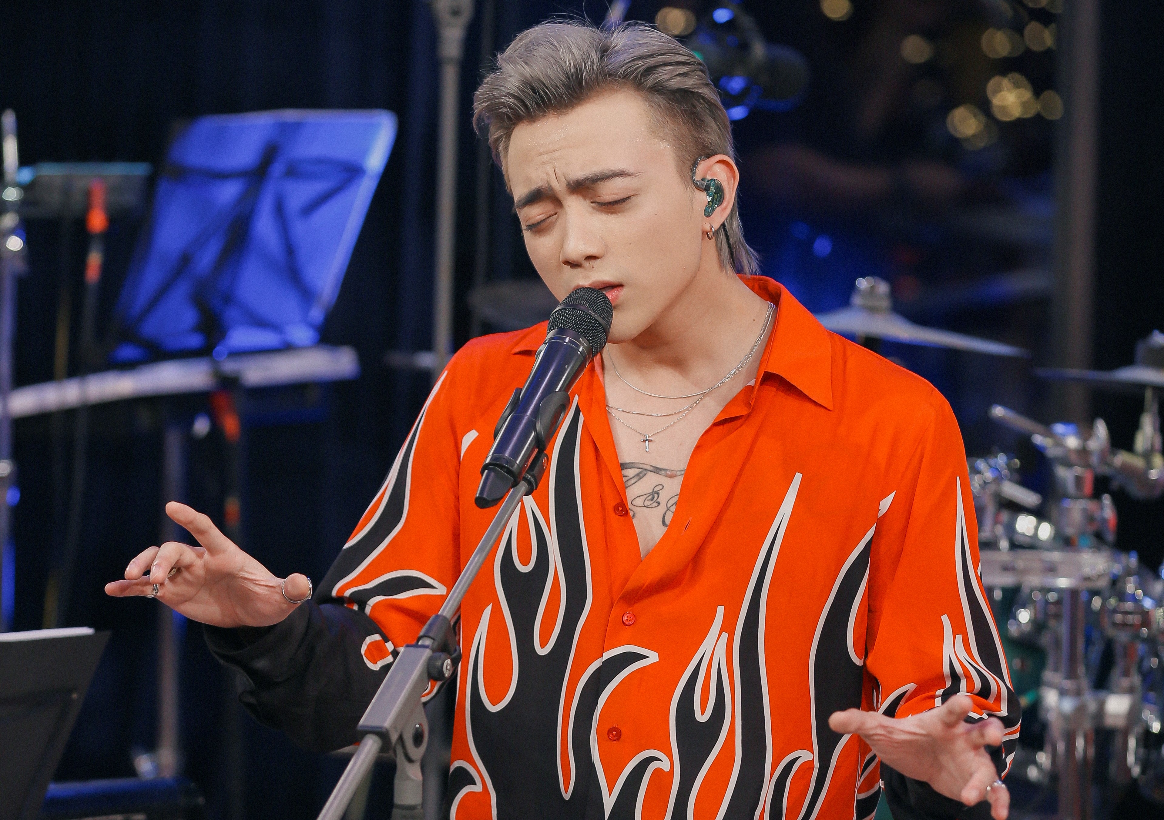 Soobin Hoang Son: ‘Toi gio song khep kin, it ra duong, it len mang’ hinh anh