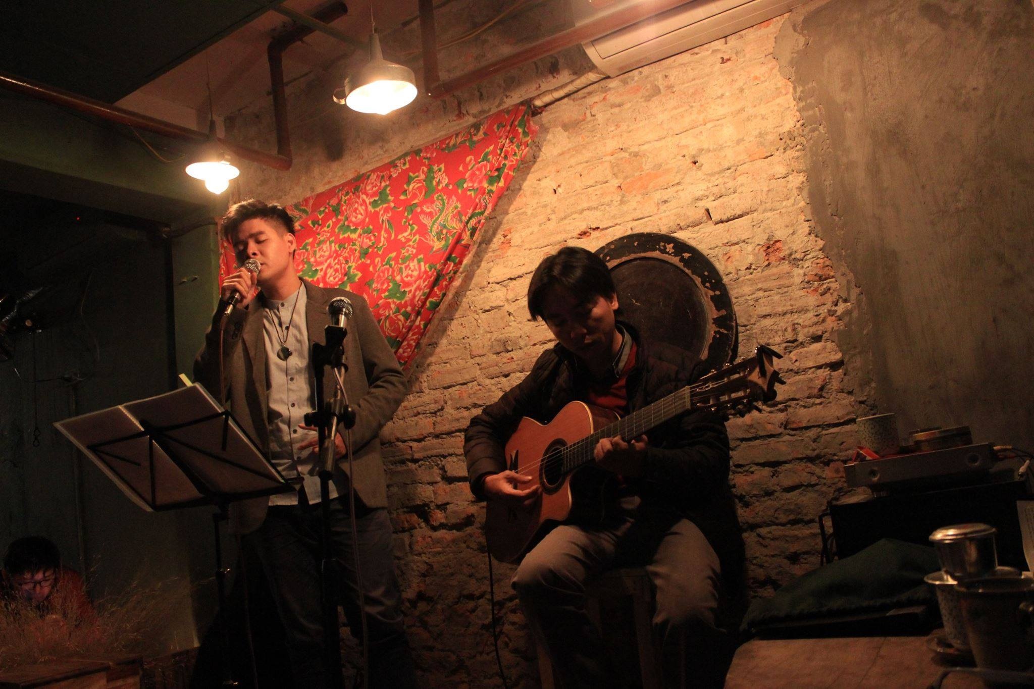 ai đang hát nhạc Trịnh ảnh 1 ai dang hat nhac Trinh anh 1