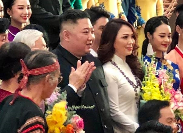 NSND Thai Bao: 'Xuc dong khi duoc ong Kim Jong Un cam on va tang hoa' hinh anh