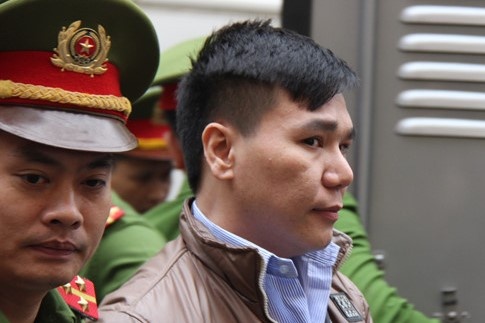 Chau Viet Cuong - ca si ngoi sao hoi cho, hat khong te nhung sa nga hinh anh