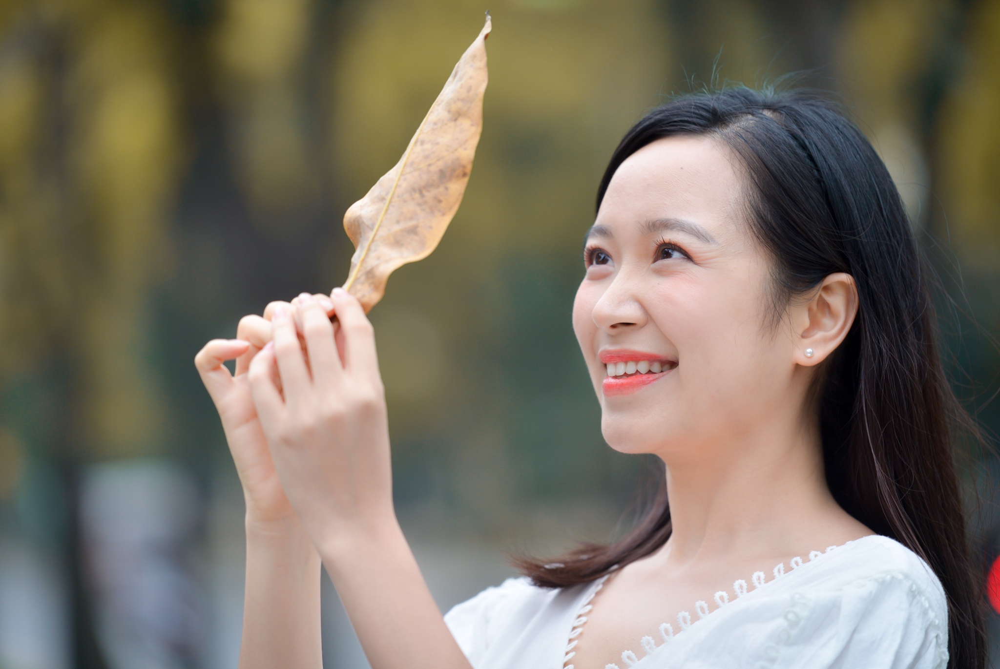 Nhan sac nu dien vien 9X gay chu y vi giong Quang Tri va 'yeu' Cong Ly hinh anh