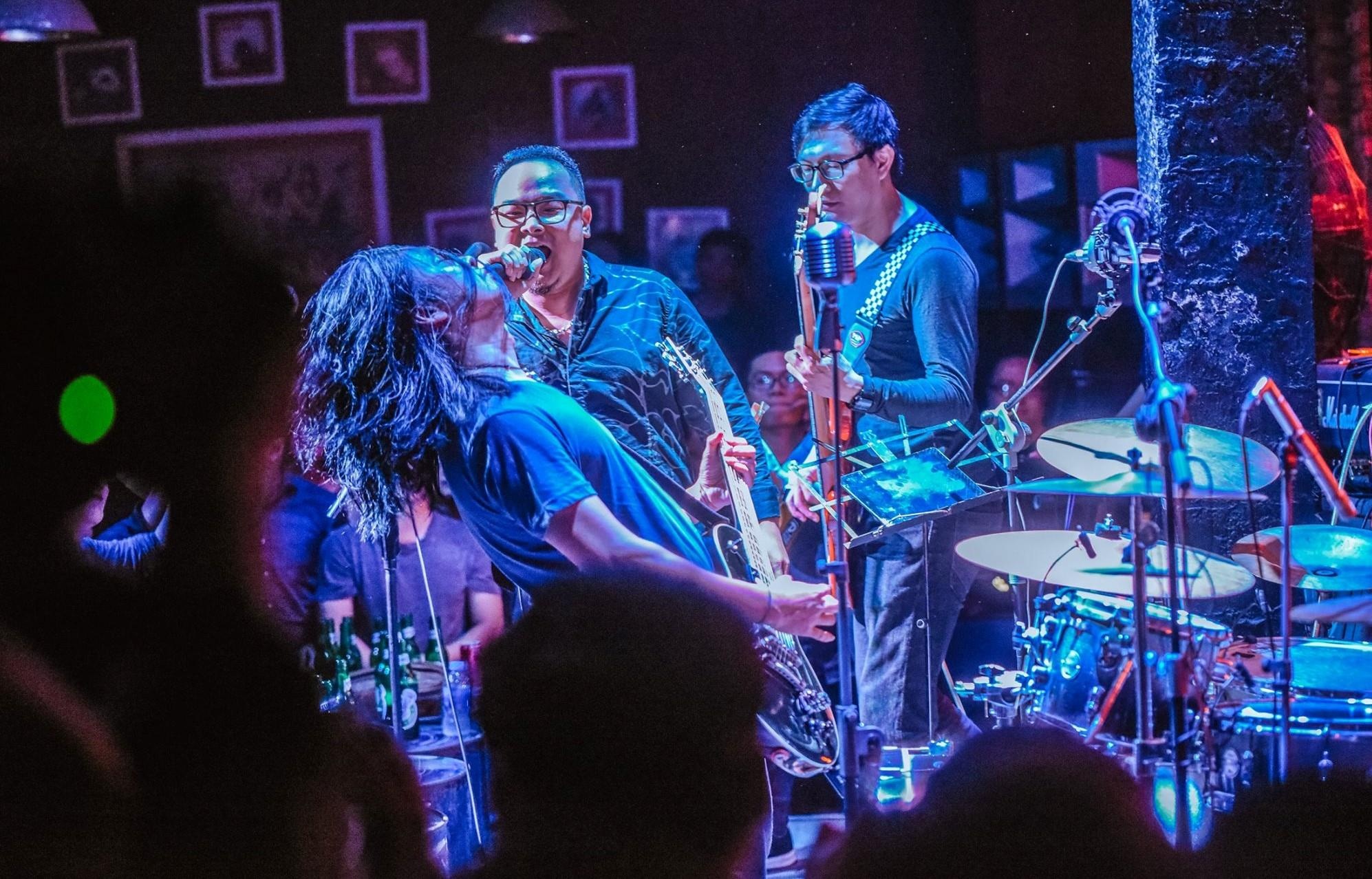 ban nhac Buc Tuong anh 1