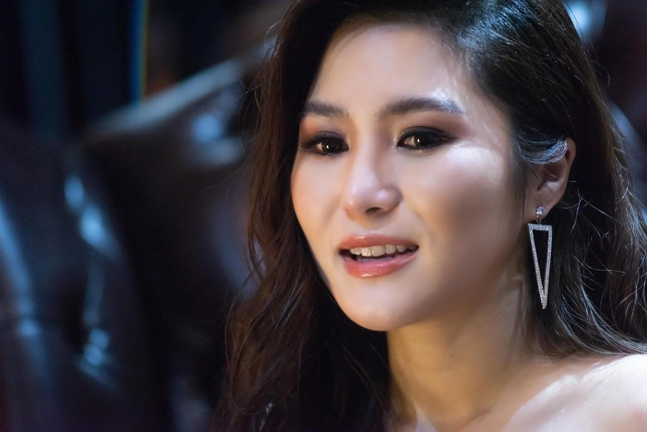 Huong Tram: 'Gong minh qua nhieu, toi met thuc su roi' hinh anh
