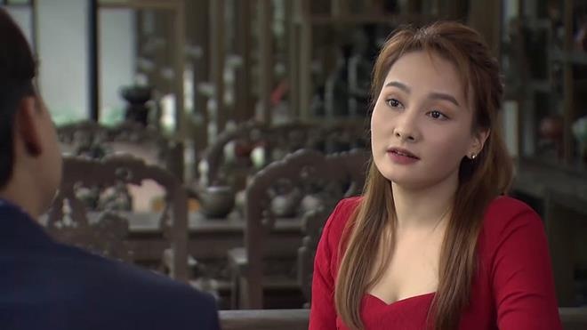 'Ve nha di con': Thu dan mat Vu, duoi viec nu thu ky sexy hinh anh