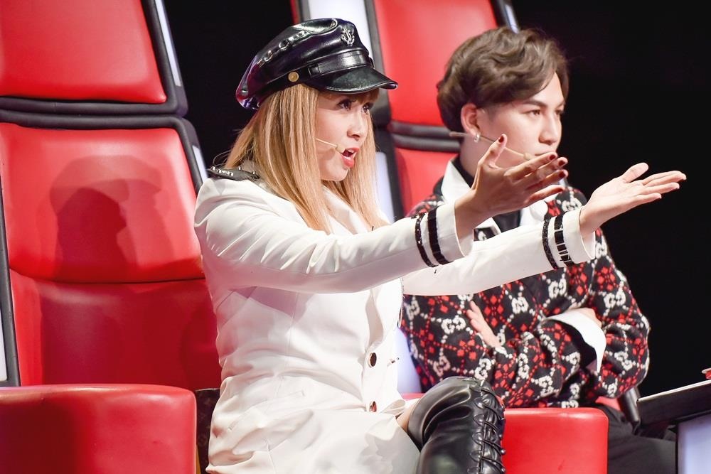 Noi qua nhieu o The Voice Kids, Huong Giang bi Luu Thien Huong 'chinh' hinh anh