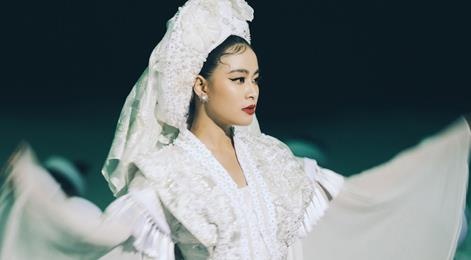Khai thac yeu to tam linh, ‘Tu phu’ cua Hoang Thuy Linh gay tranh cai hinh anh