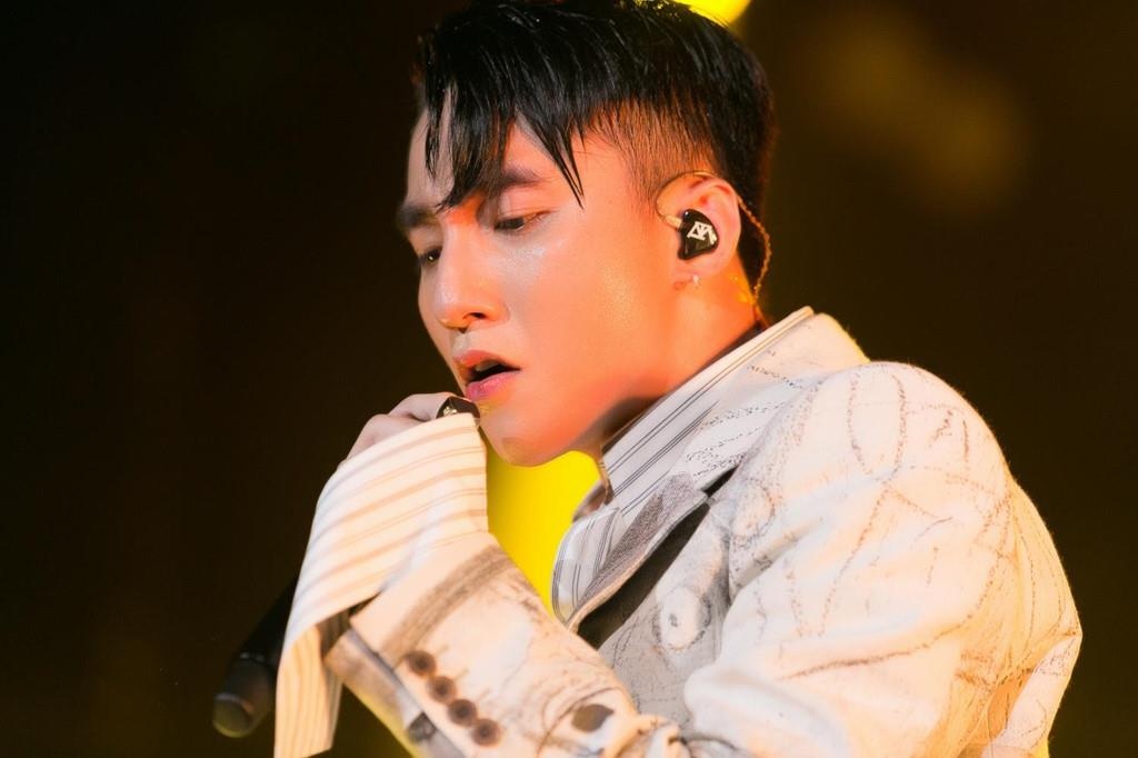 Son Tung M-TP dang bi de doa vi tri doc ton o lang nhac Viet? hinh anh