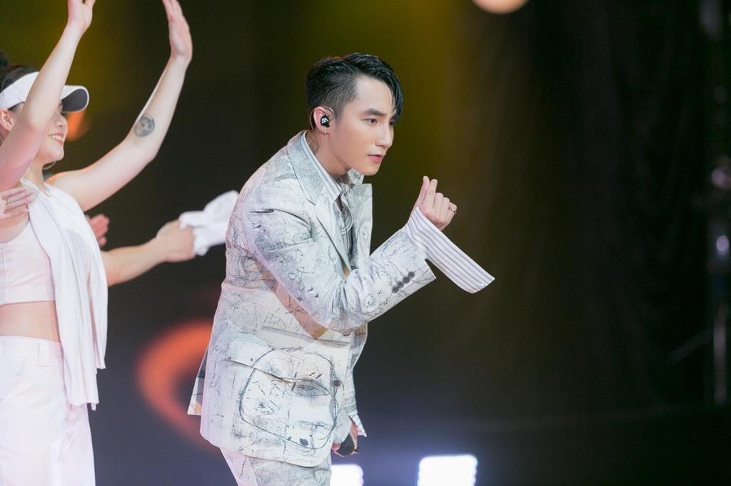 Sơn Tùng M-TP vị trí độc tôn ảnh 4 Son Tung M-TP vi tri doc ton anh 4