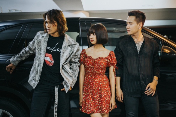 Lou Hoàng MV cũ kỹ ảnh 1 Lou Hoang MV cu ky anh 1