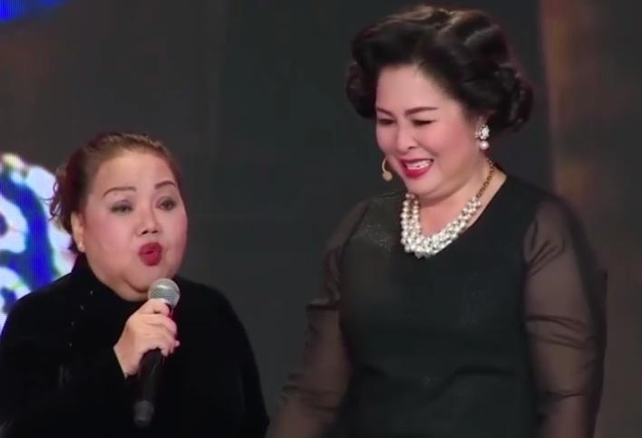 NSND Hong Van: 'So den 75 tuoi khong con ai muon nua' hinh anh