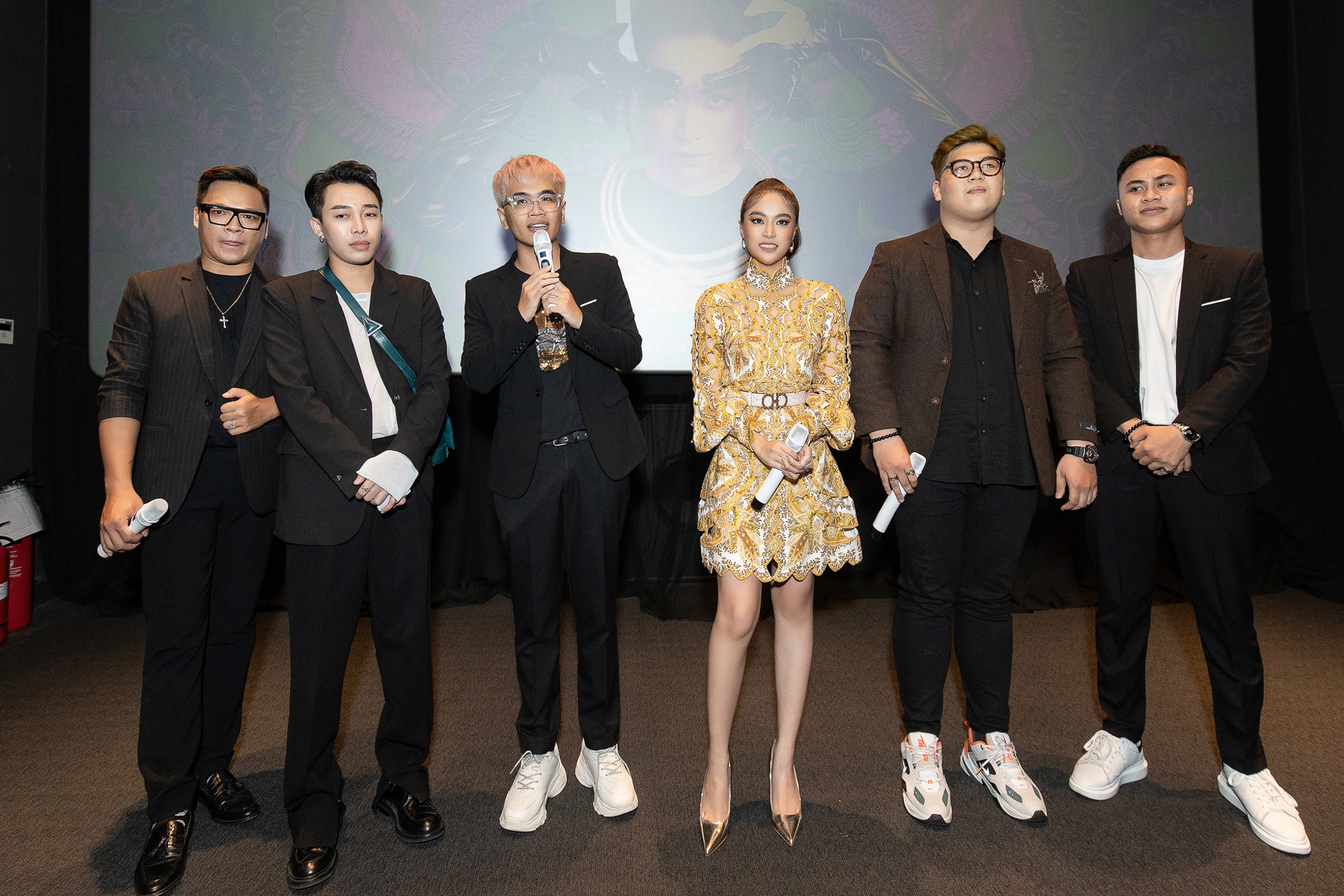 Hoang cua Hoang Thuy Linh anh 6