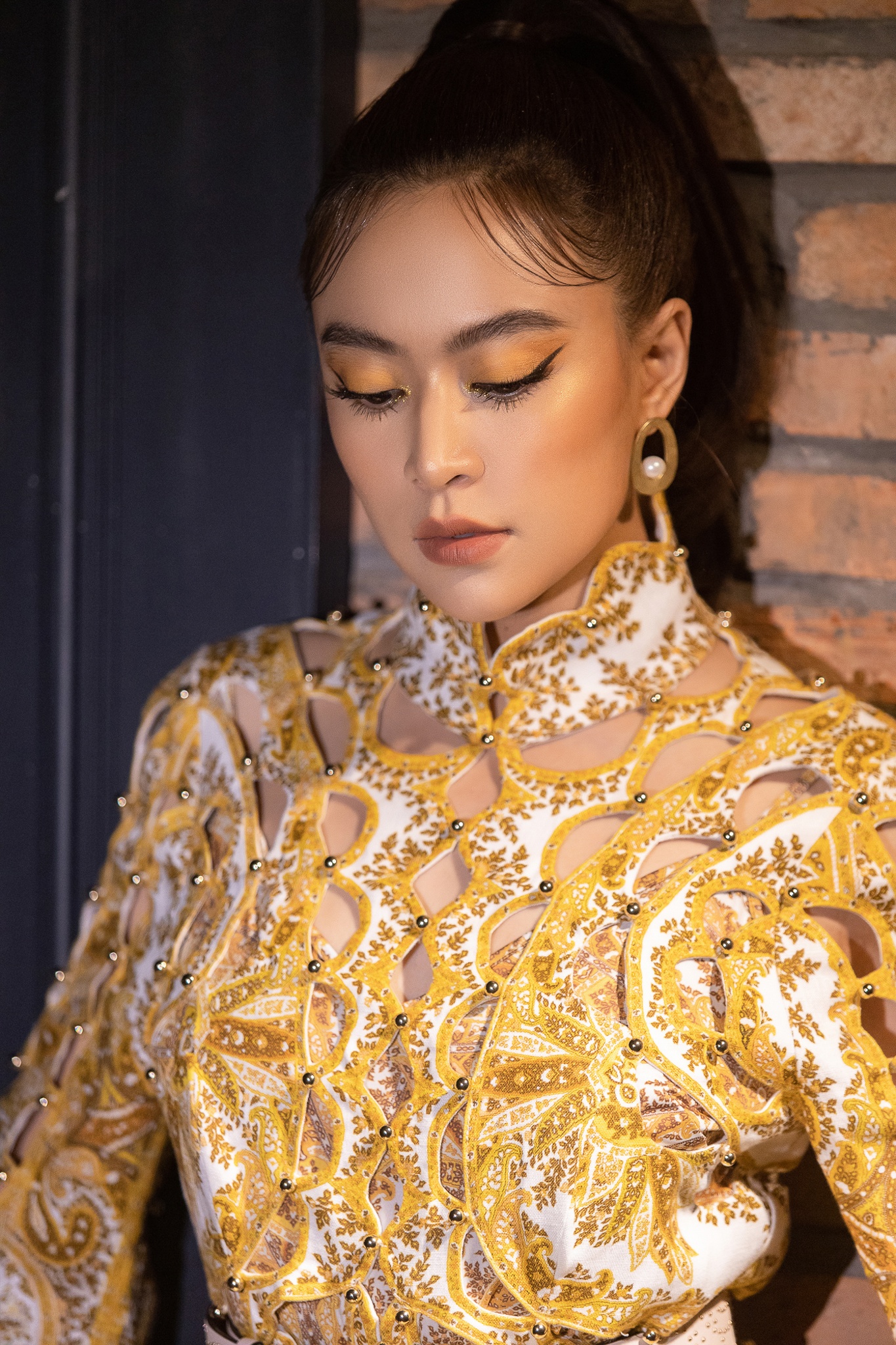 Hoang cua Hoang Thuy Linh anh 2