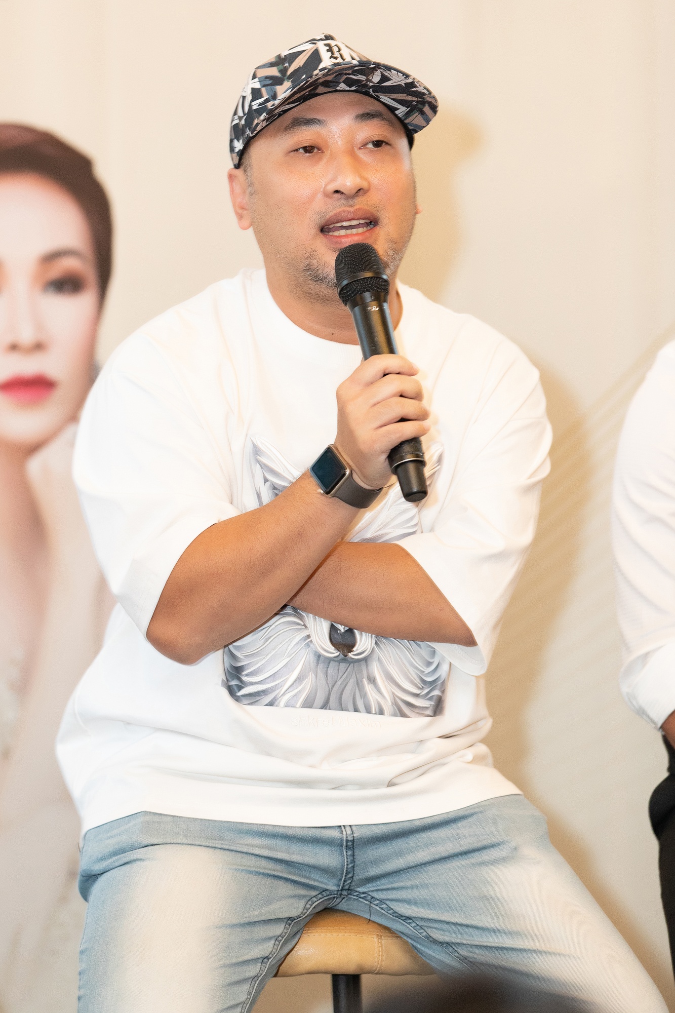 ca si hang A kho ban ve anh 2