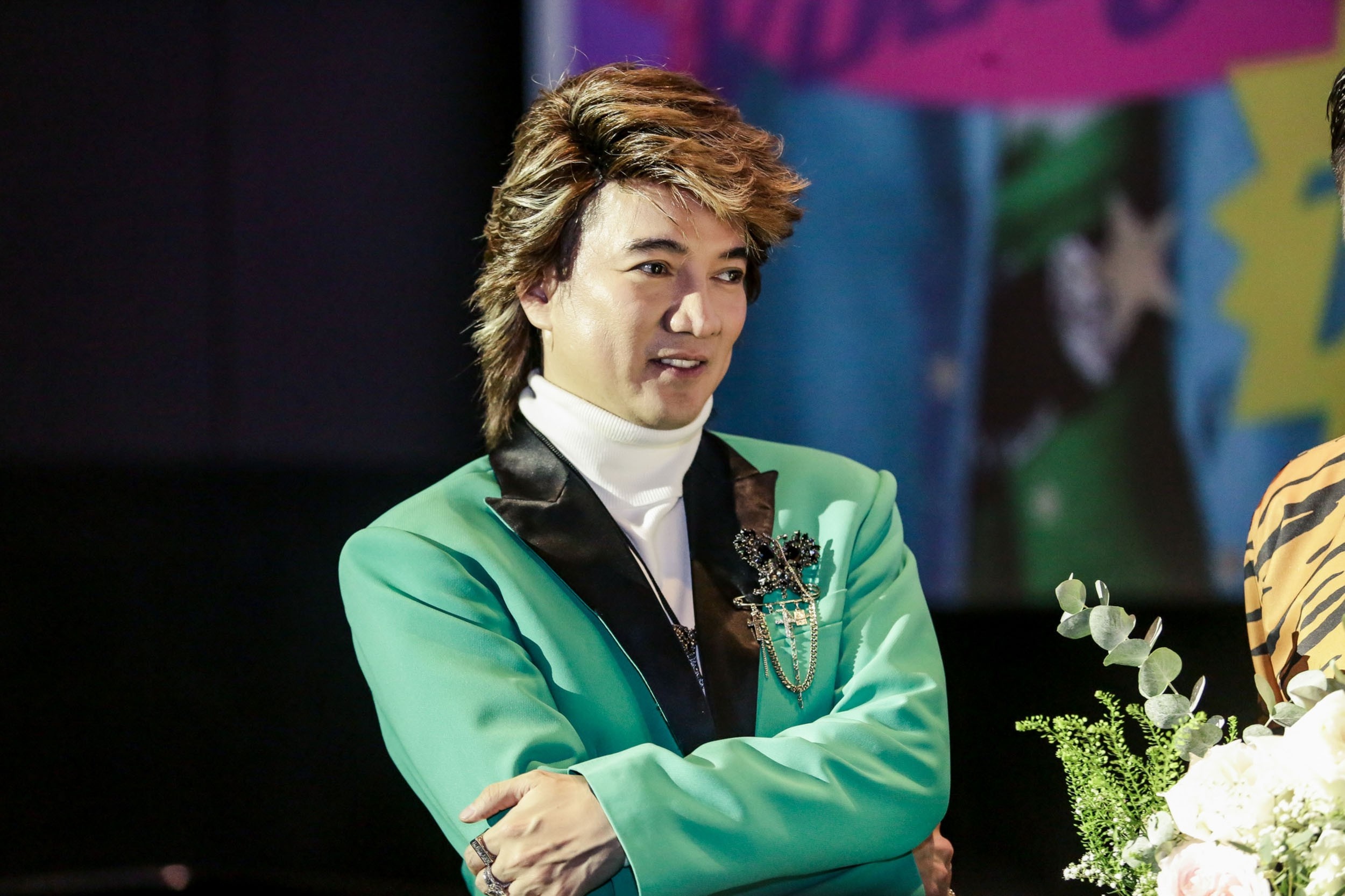 Dam Vinh Hung nen xin loi anh 2