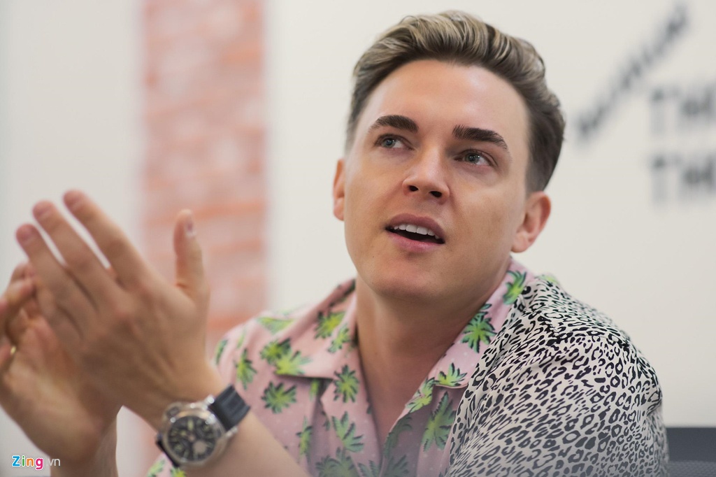 con dao hai luoi voi nghe si anh 1