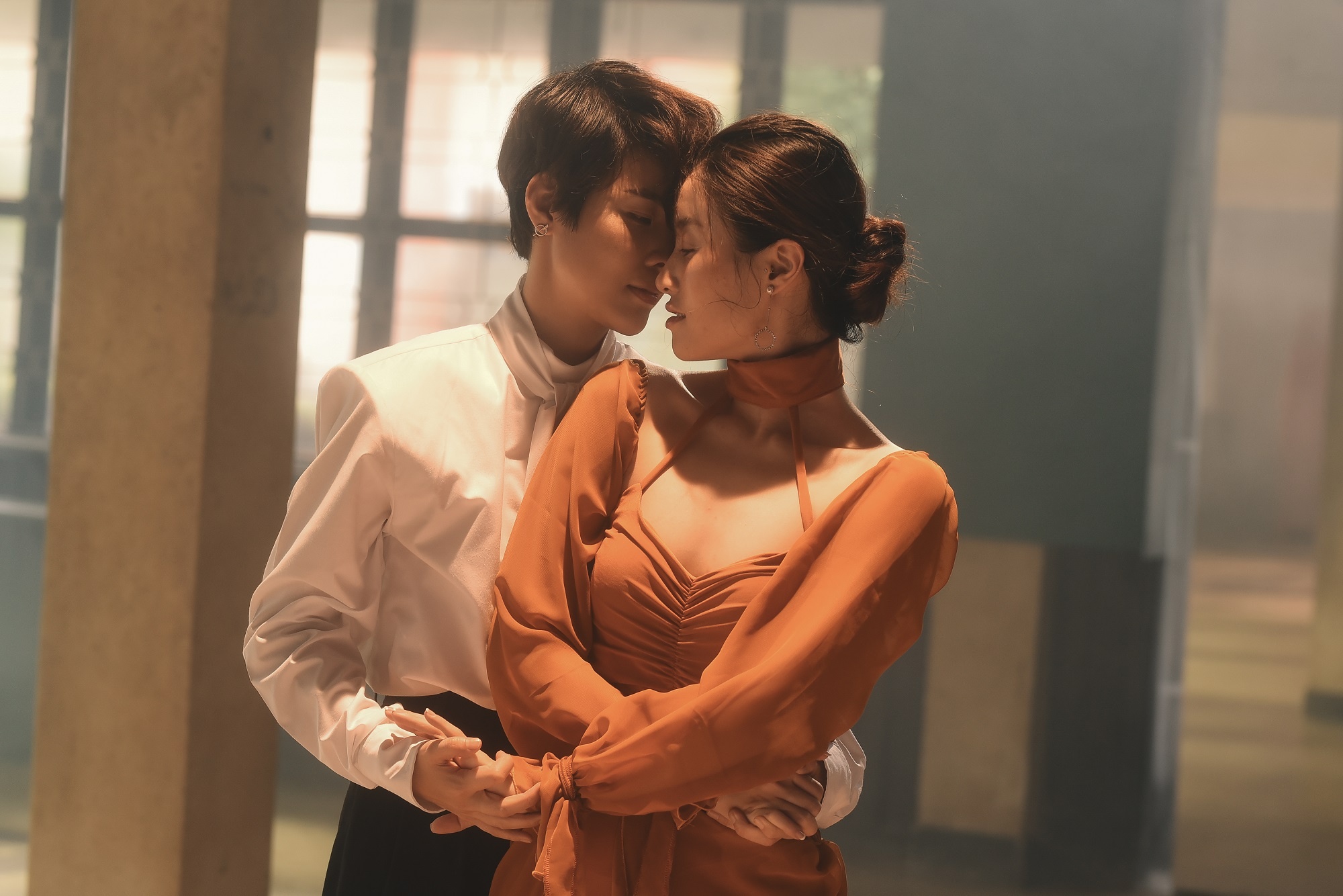 ‘Co nguoi’ - khi Vu Cat Tuong khoc hinh anh