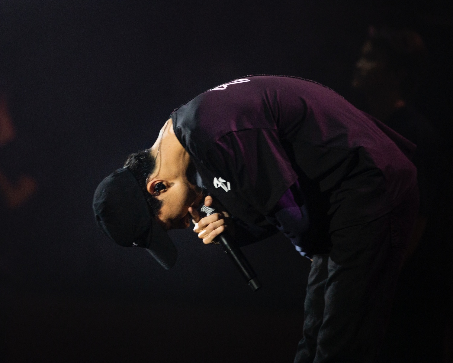 'Show cua Den' - Hoa hau H'Hen Nie quen kich ban, Den khoc hinh anh