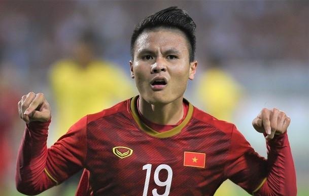 Cau thu nen nghe nhac gi truoc khi ra san? hinh anh