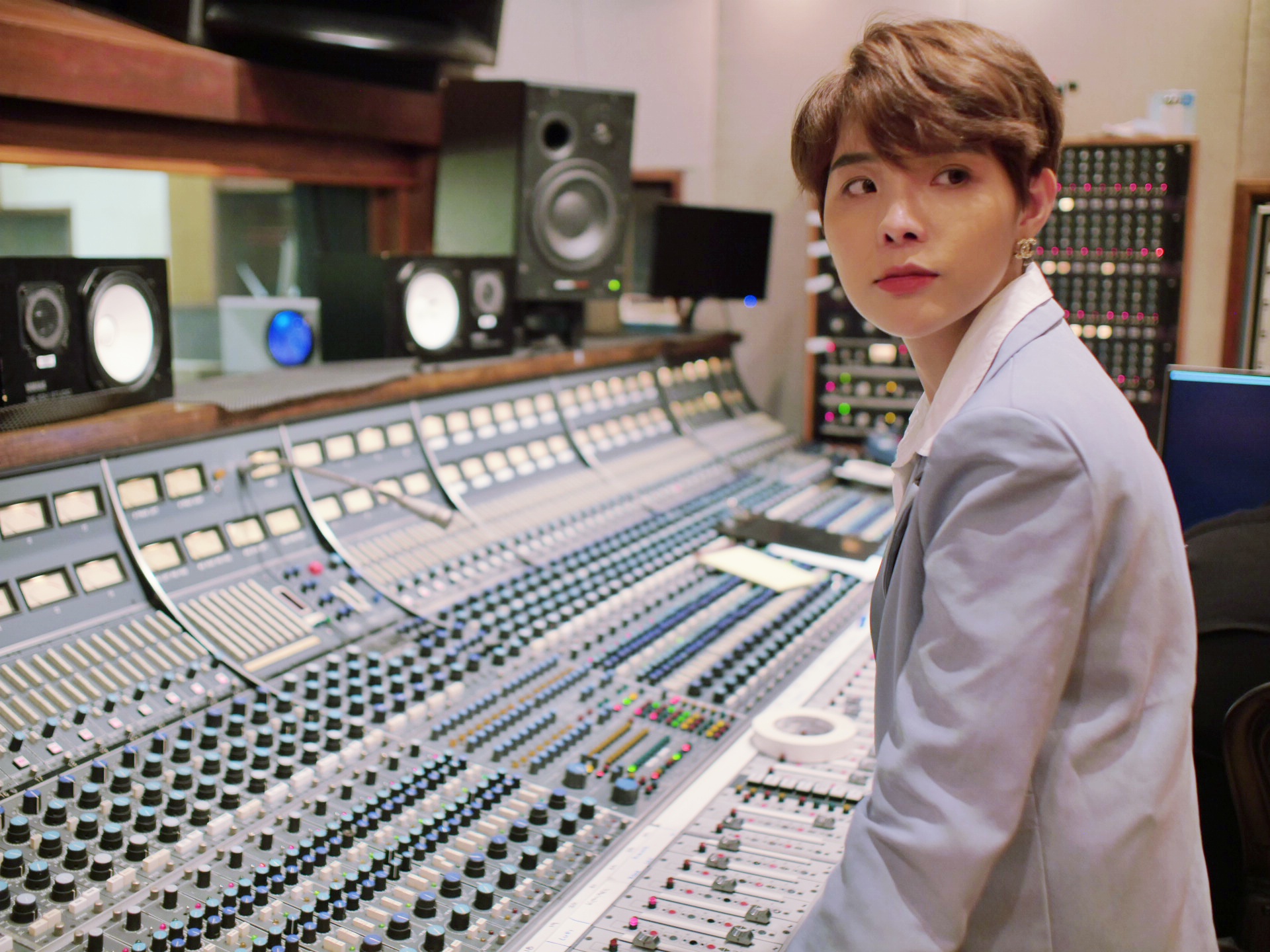 Hau truong thu am tai My cua Vu Cat Tuong hinh anh