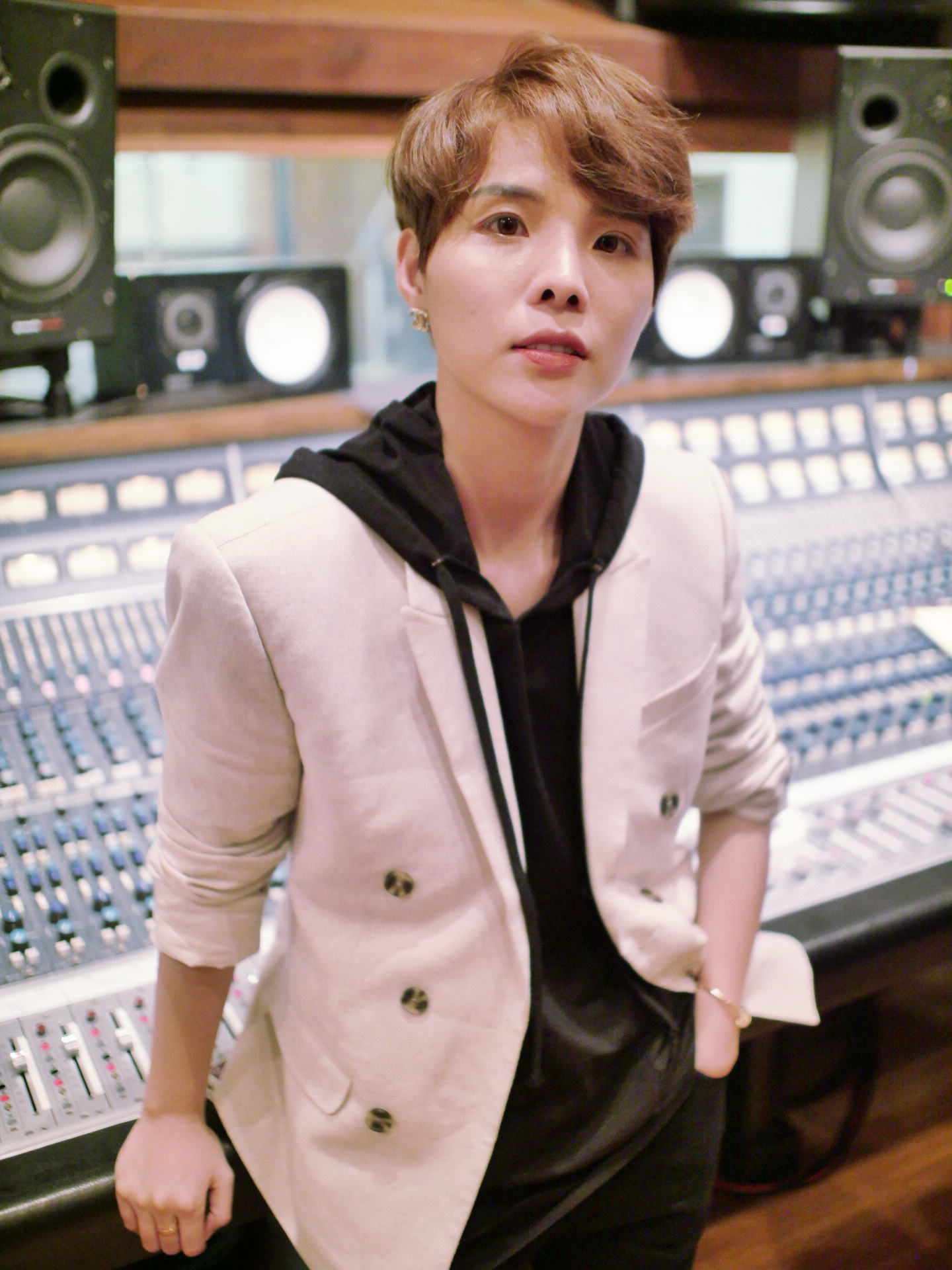 hau truong thu am cua Vu Cat Tuong anh 8