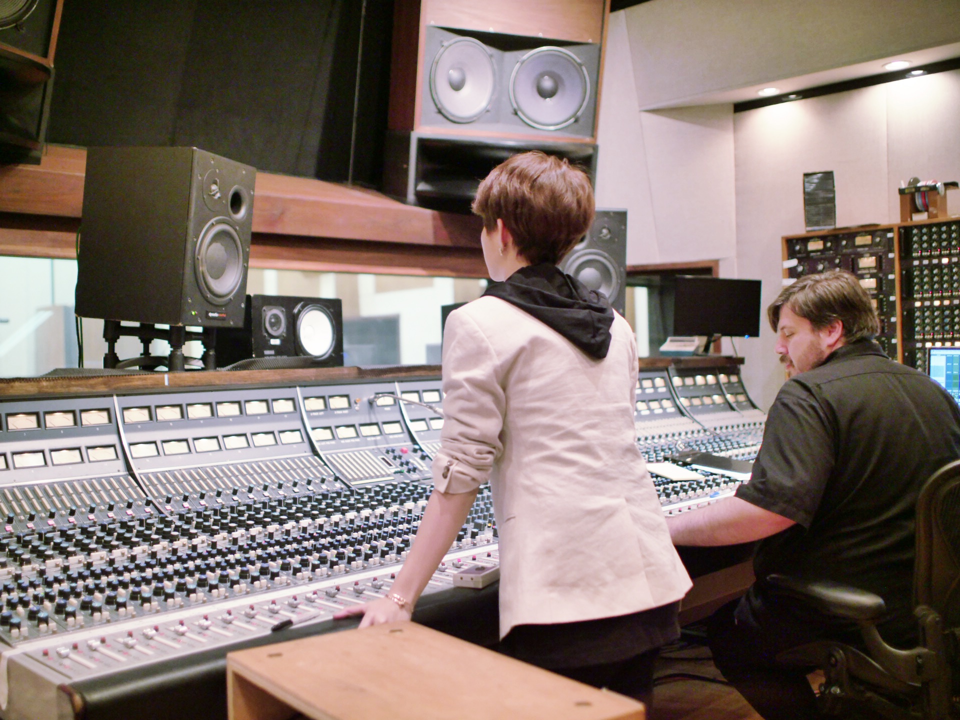 hau truong thu am cua Vu Cat Tuong anh 7