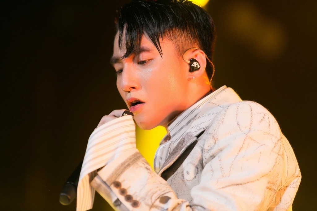 Show cua Den, Sky Tour va nhung dem nhac an tuong trong 2019 hinh anh