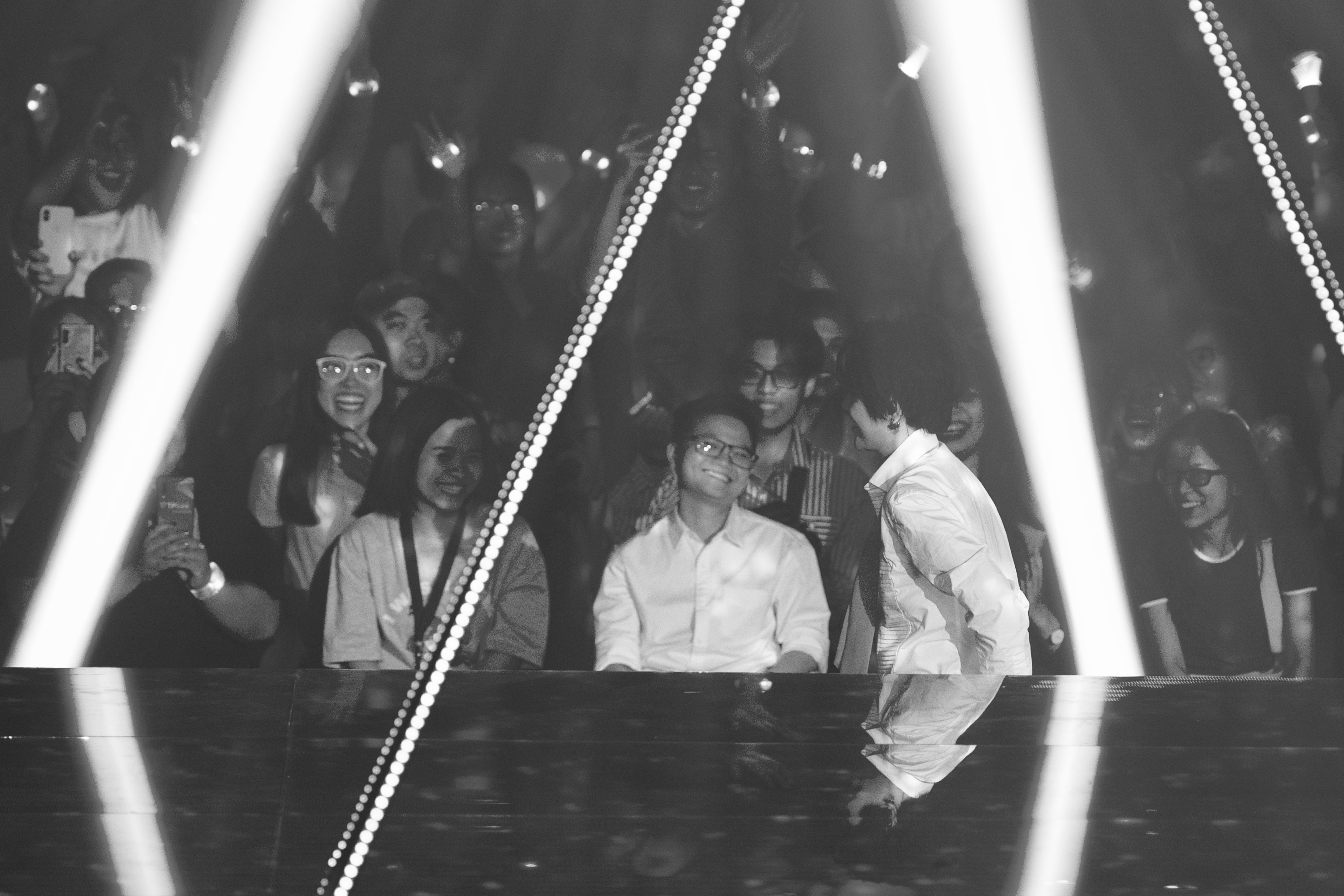 Vu Cat Tuong nga anh 2