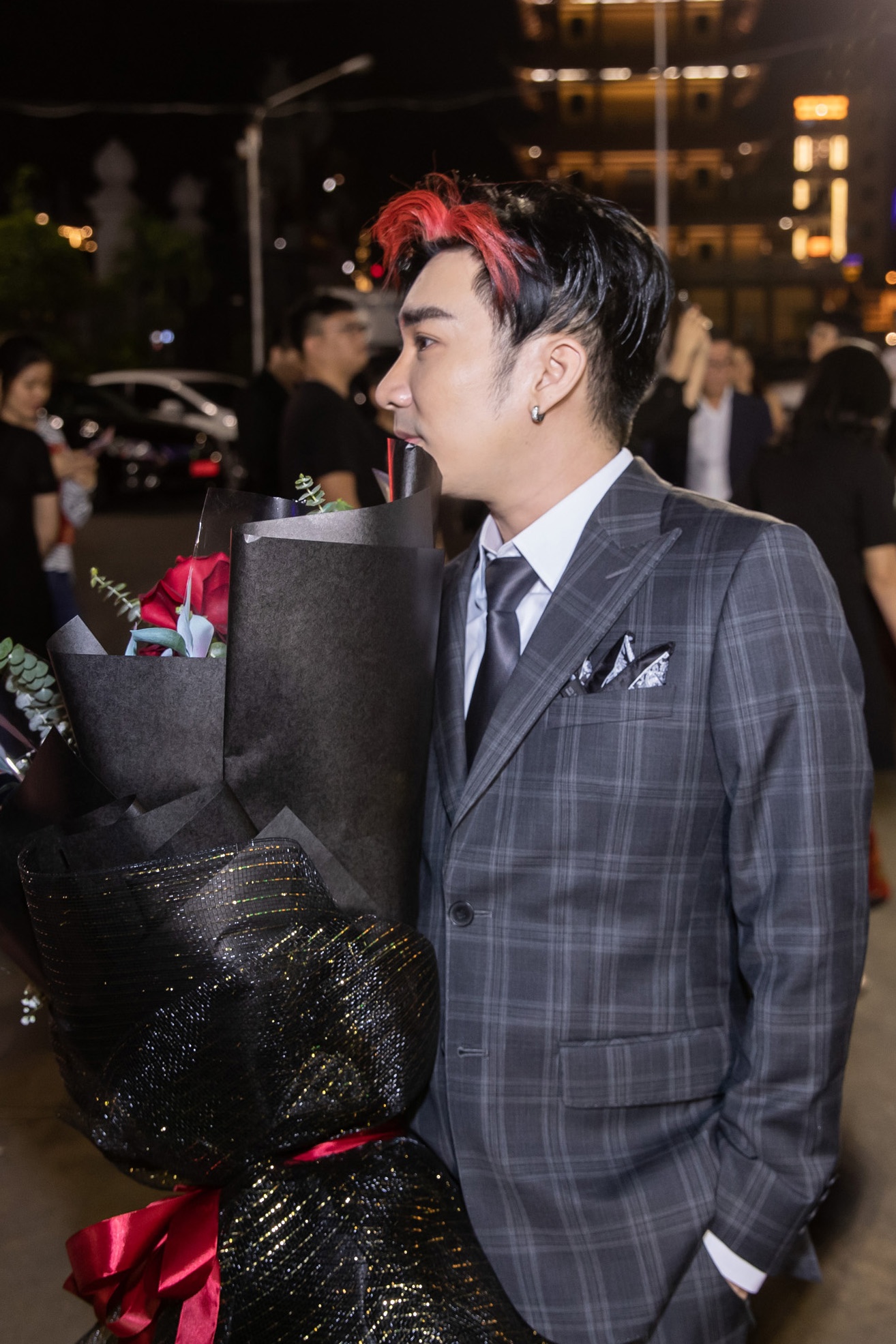 Hoai Linh di nghe Le Quyen hat anh 4