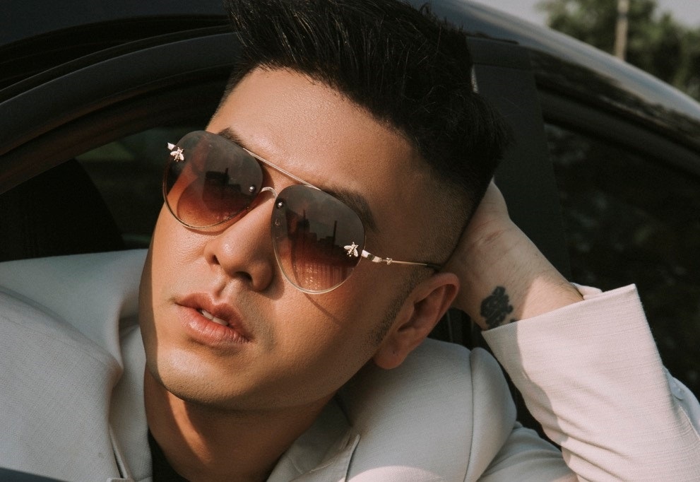 Akira Phan tro lai showbiz sau phau thuat tham my hinh anh