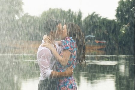 cảnh nóng ở MV Việt ảnh 2 canh nong o MV Viet anh 2