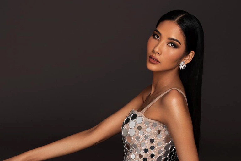 Hong Nhung gop 500 bo quan ao phong ho, Hoang Thuy may 300 khau trang hinh anh