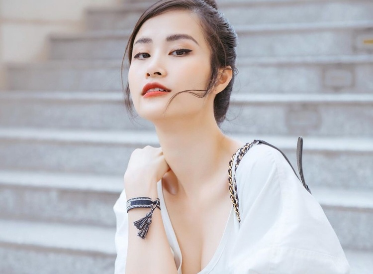 Dong Nhi keo kiet hay cai nhin nguoc doi ve nghe si? hinh anh