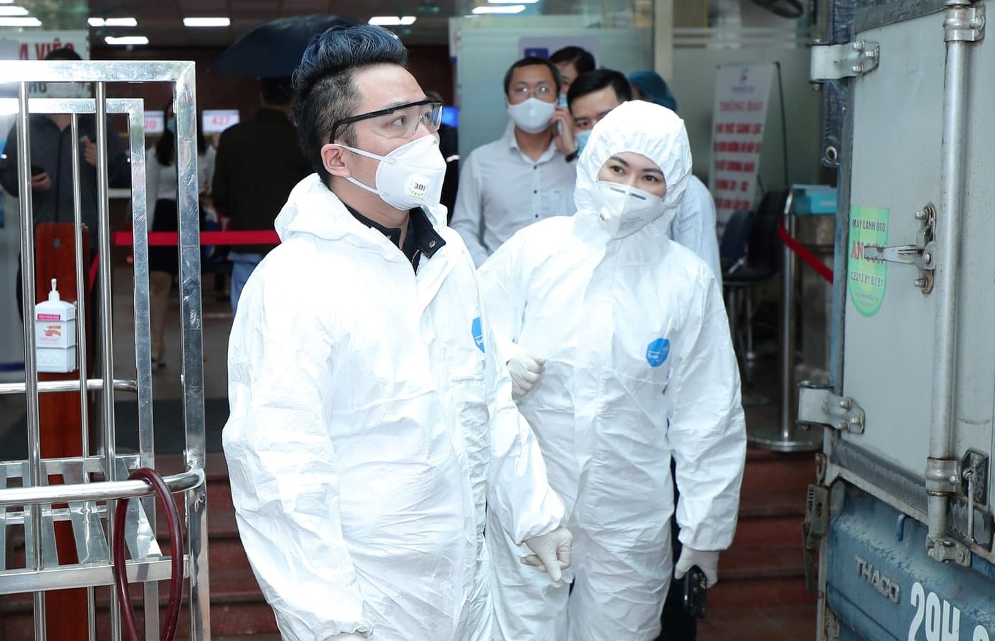 ‘Cac bac si rat am long khi duoc nghe si, cong dong chung tay’ hinh anh