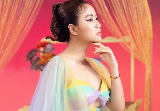 MV tien ty cua Hoang Thuy Linh: Co gi ngoai on ao ao dai khong quan? hinh anh