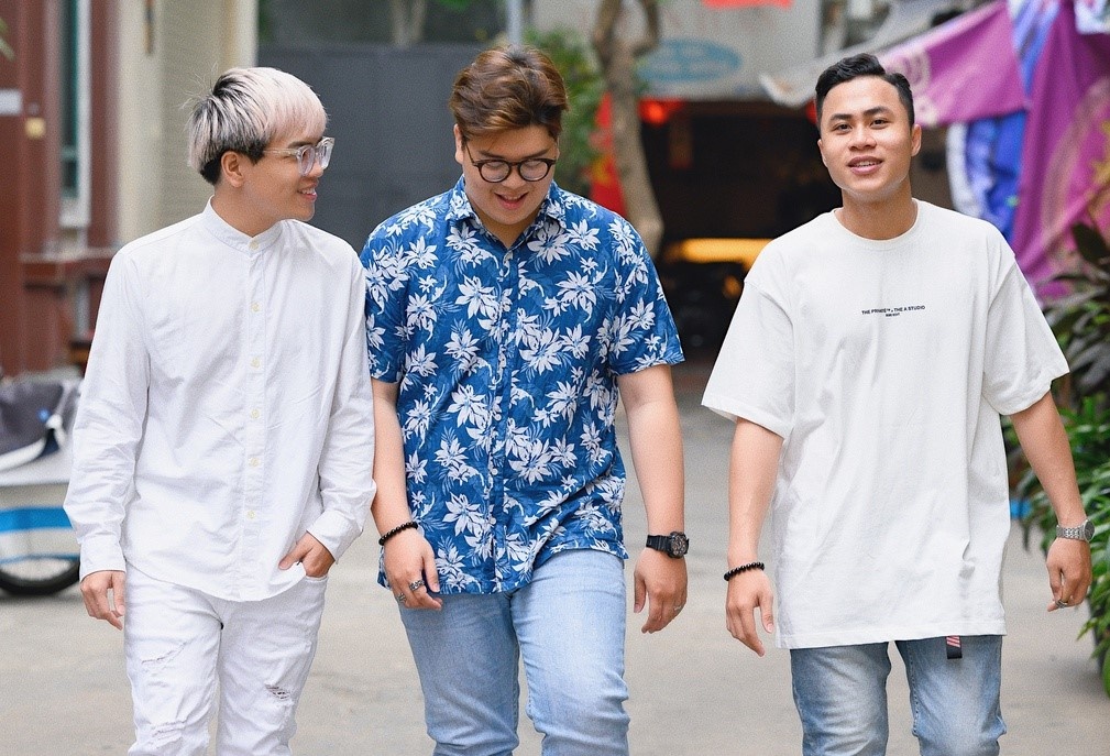 Ván bài Hoàng Thùy Linh ảnh 2 Van bai Hoang Thuy Linh anh 2