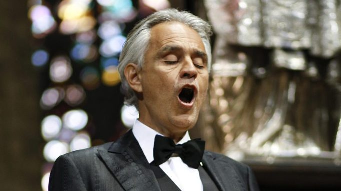 tieng hat ban cong mua dich anh 1