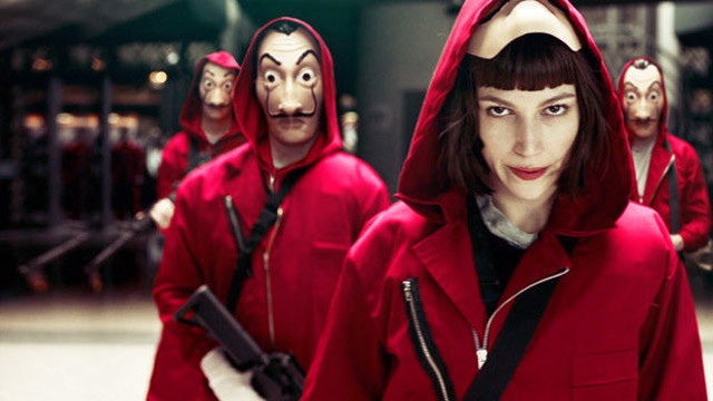 Bang cuop trong 'Money Heist' muon lay bao nhieu tan vang o ngan hang? hinh anh