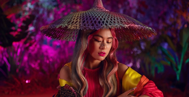 cuoc dua cua nu ca si anh 1