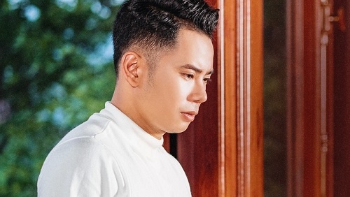 Le Bao Binh va nghich ly ‘ca si nhac cho, vu truong' hinh anh