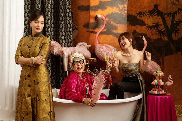 Mat biec trang tay anh 3