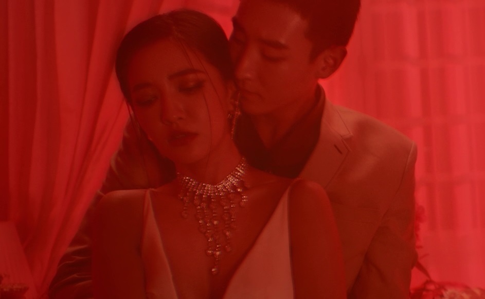 Bich Phuong tiep tuc ra MV nhieu canh nong hinh anh