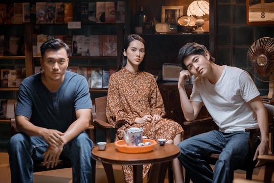 Review MV Khóc giữa trời mưa ảnh 4 Review MV Khoc giua troi mua anh 4