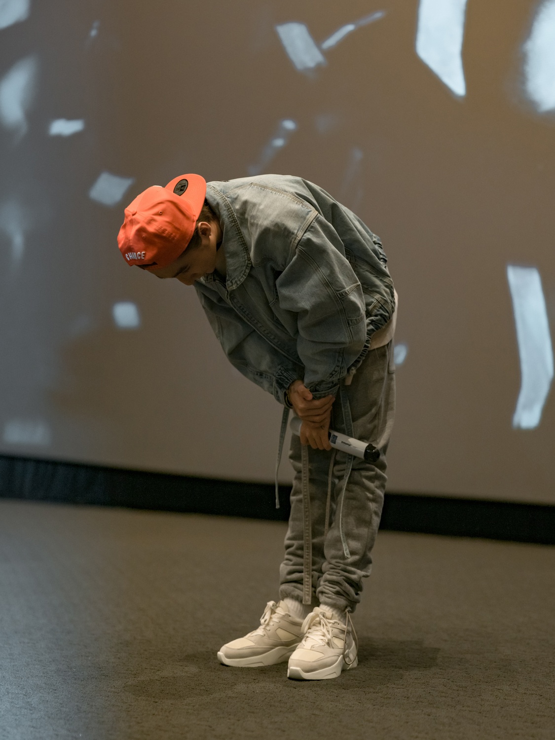 Son Tung cui nguoi cam on fan anh 8