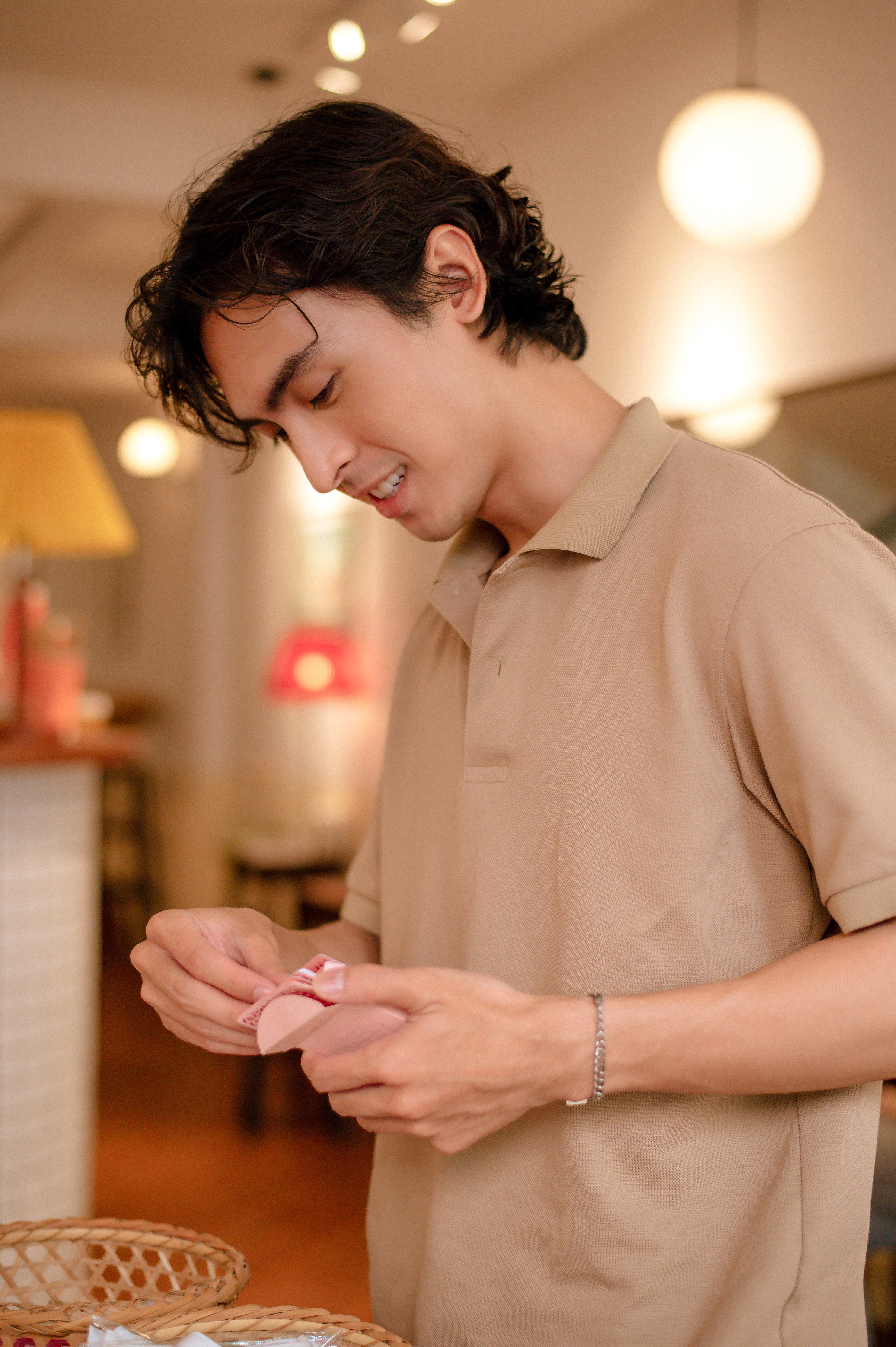 Công Dương làm chủ 3 ngoại ngữ ảnh 3 Cong Duong lam chu 3 ngoai ngu anh 3