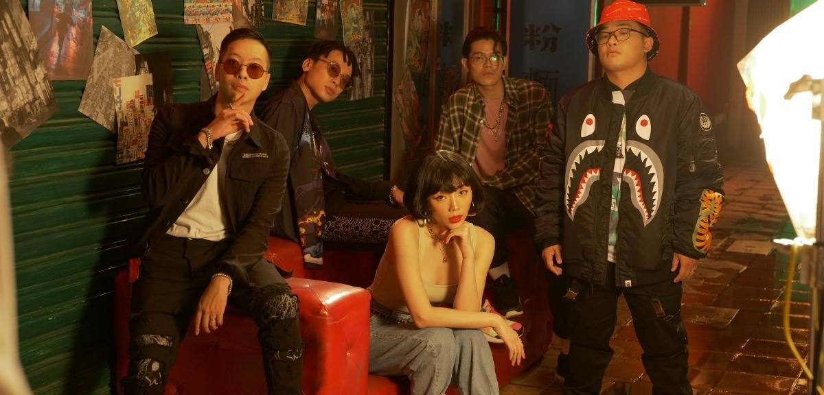 những cú bắt tay giữa thế giới ngầm và sao Việt ảnh 8 nhung cu bat tay giua the gioi ngam va sao Viet anh 8