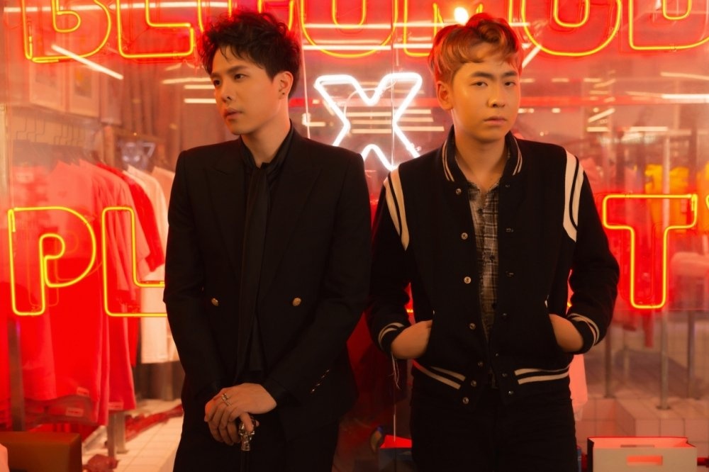 những cú bắt tay giữa thế giới ngầm và sao Việt ảnh 10 nhung cu bat tay giua the gioi ngam va sao Viet anh 10